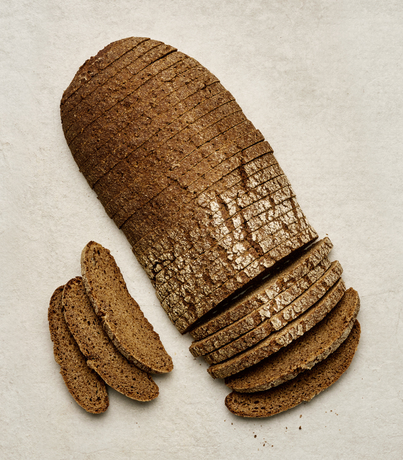 Efterugnslimpa – 100 % rågmjöl, bakad i finsk tradition i ugnens eftervärme